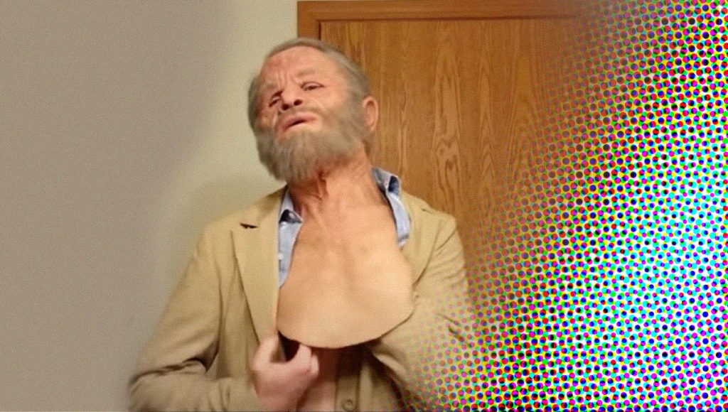 De maskers vallen af … letterlijk