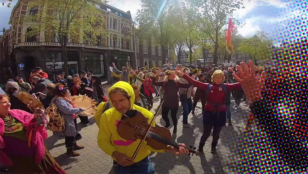 Flashmobs: Tijd om weer te dansen! flashmob Danser Encore Spui Amsterdam
