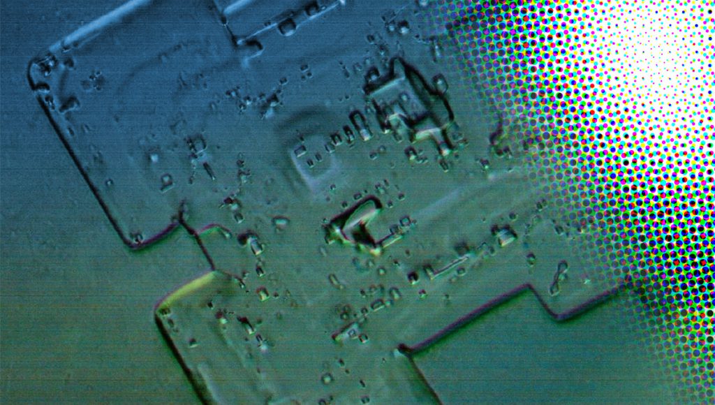 Nano-routers, aangetroffen in alle vaccinmonsters, verklaren ook hartfalen en andere problemen